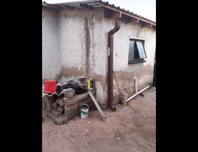 2 BEDROOM HOUSE FOR SALE IN SEBOKENG ZONE 7